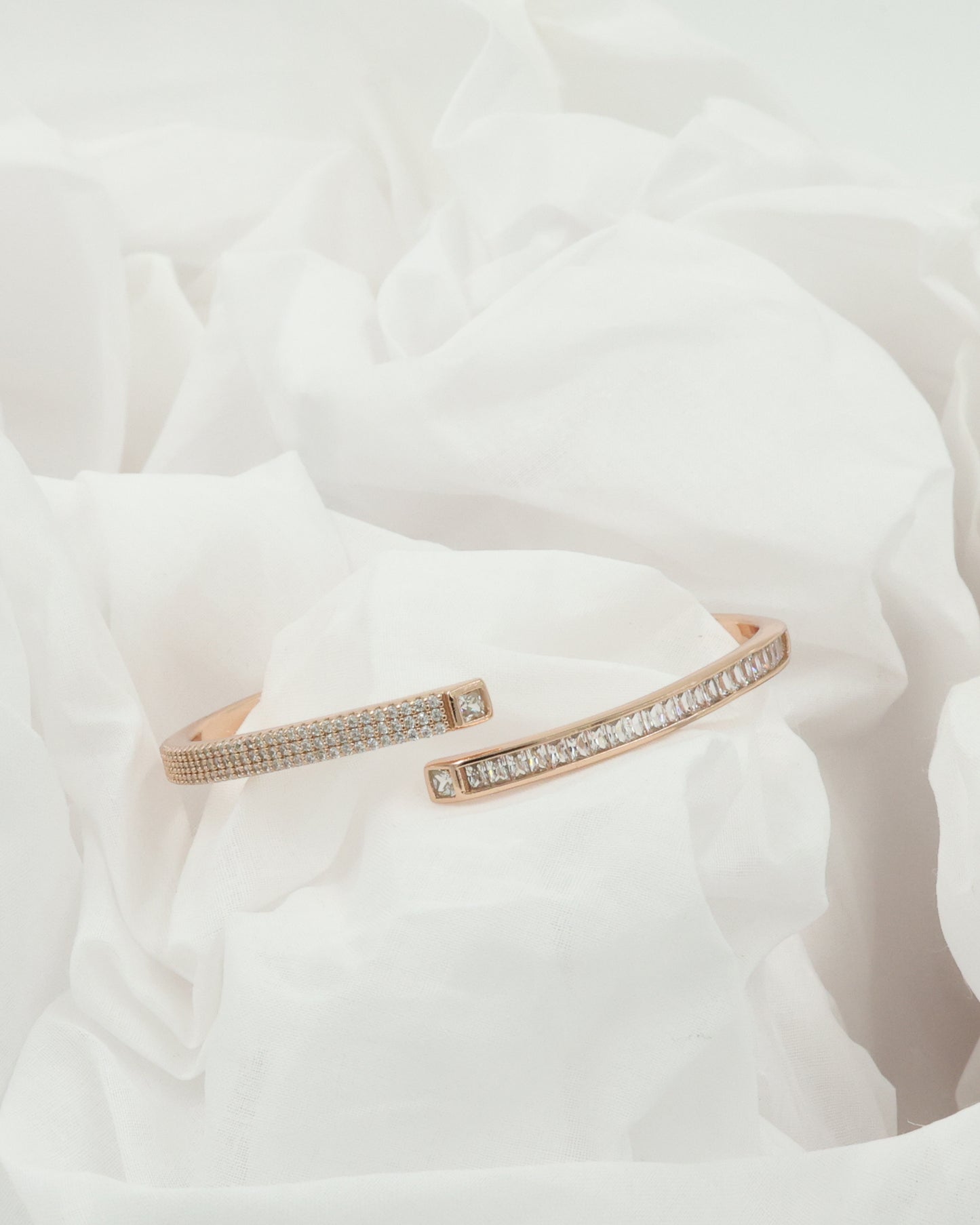 Infinite sparkle bracelet