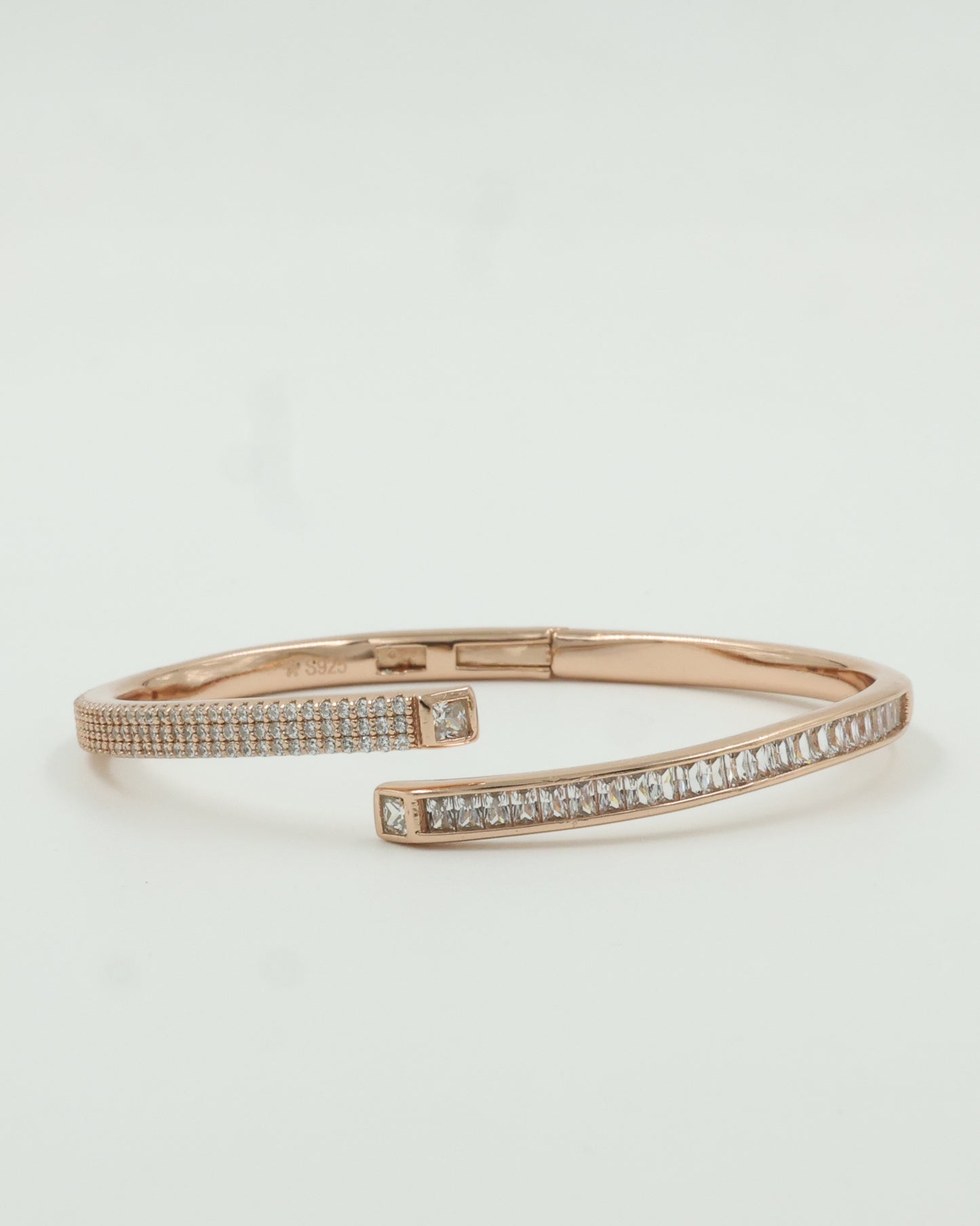 Infinite sparkle bracelet