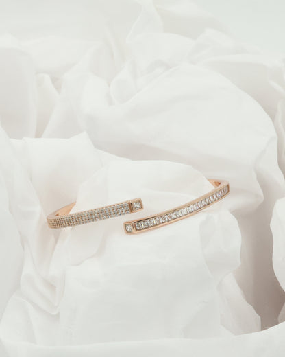 Infinite sparkle bracelet