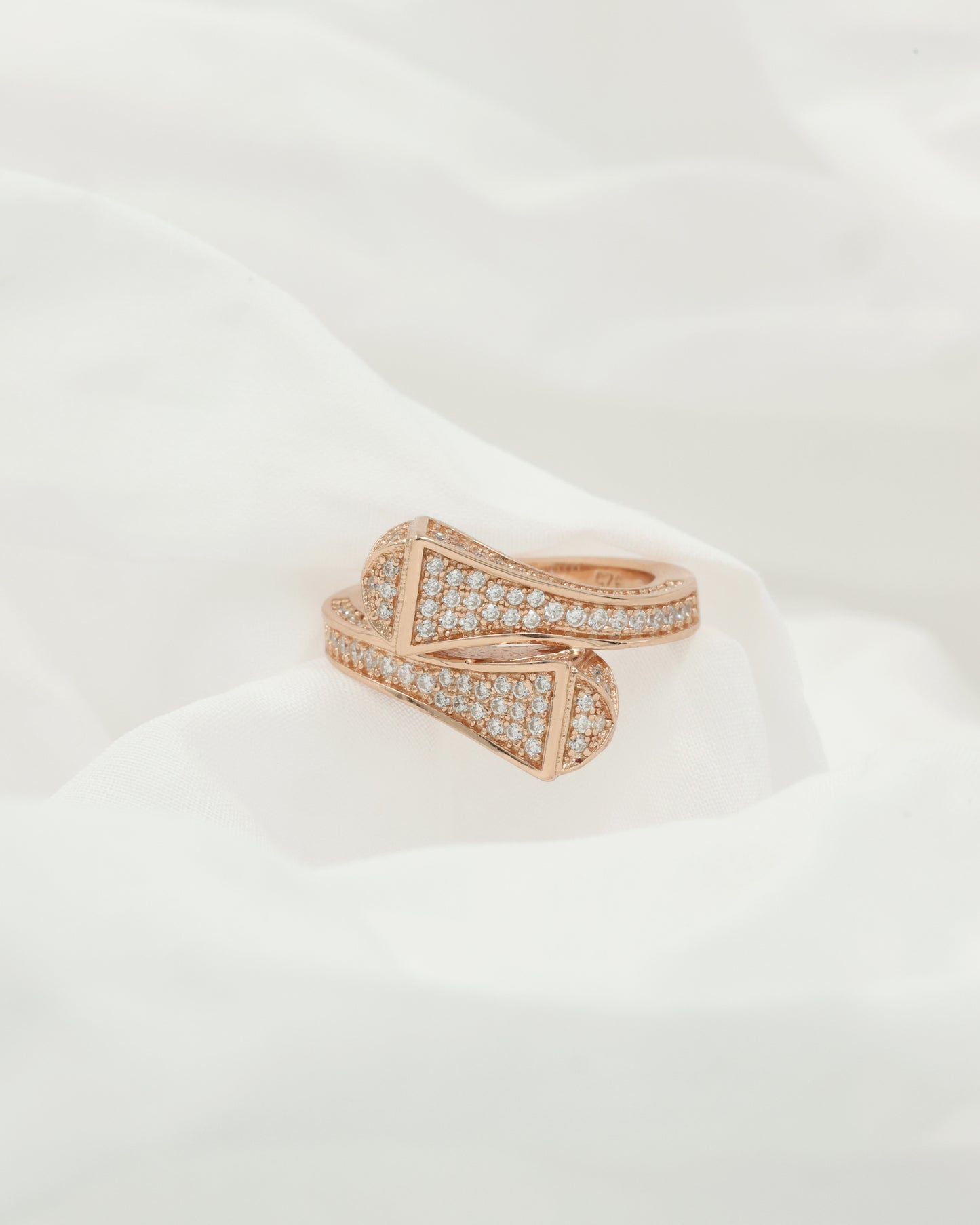 Rose Gold Crossover Diamond ring